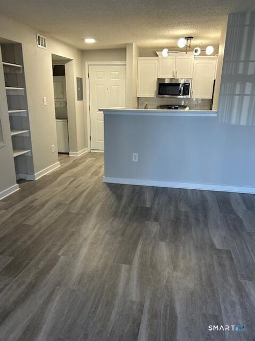 t414-100 Glenbrook Road, Stamford, CT, 06902 | Card Image