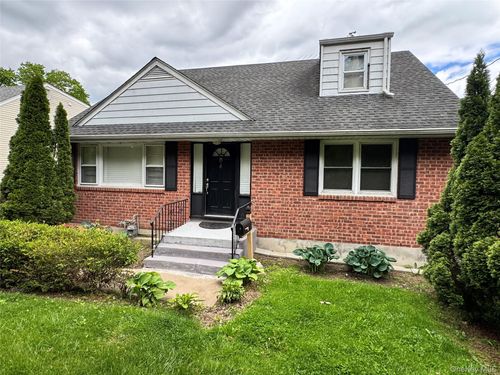 15 Orchard Pkwy, White Plains, NY, 10606-2801 | Card Image