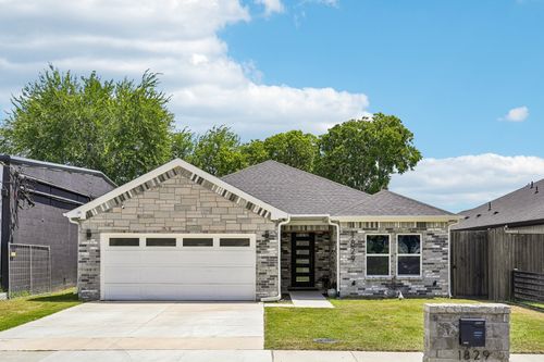 1829 Galveston St, Grand Prairie, TX, 75051-1325 | Card Image