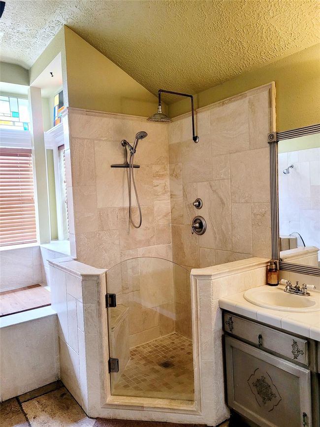 21515 Nottinghill Dr, House other with 4 bedrooms, 3 bathrooms and 2 parking in Spring TX | Image 5