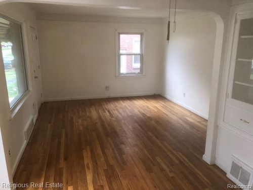 11364 Farley, Redford, MI, 48239-2011 | Card Image