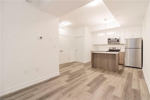 m10-40 Palace St, Kitchener, ON, N2E0L2 | Card Image