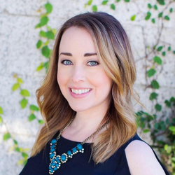 Kellie D Thomas