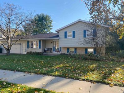 725 Pilgrim Trail, House other with 4 bedrooms, 3 bathrooms and null parking in Sun Prairie WI | Image 1