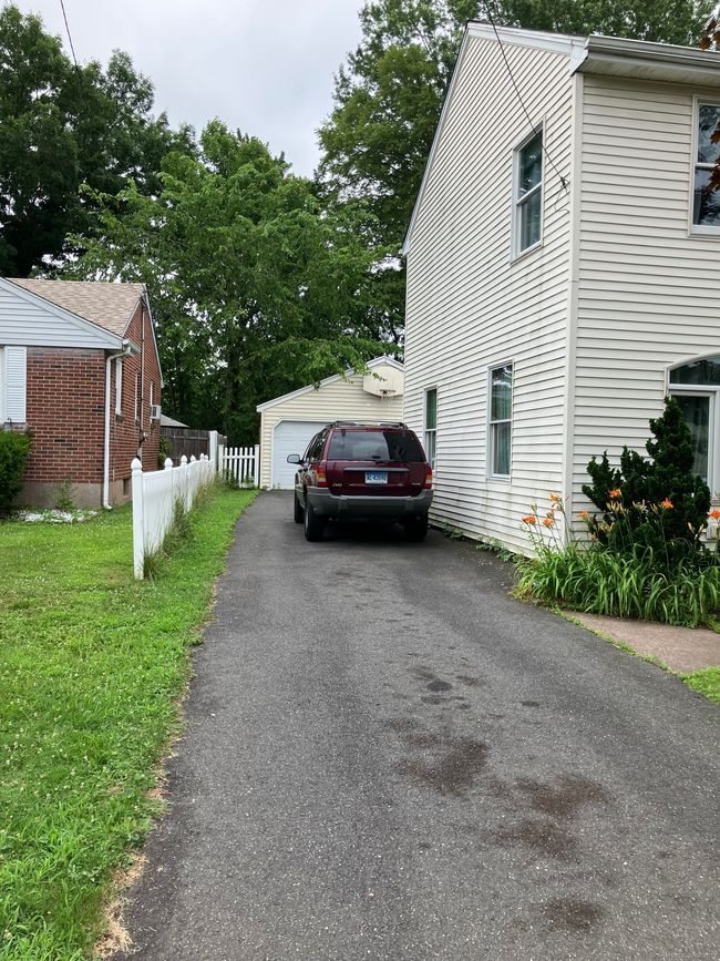 74 Brussels Ave, House other with 3 bedrooms, 2 bathrooms and 7 parking in Wethersfield CT | Image 6