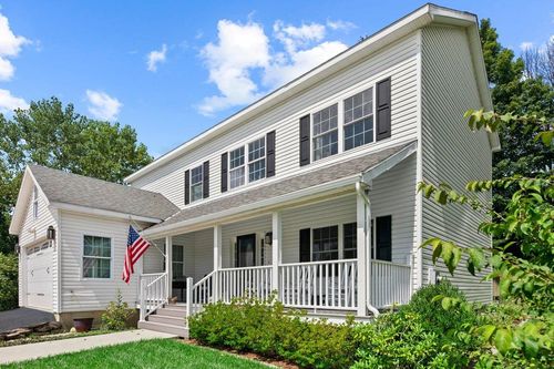 31 Asas Way, North Bennington, VT, 05257-4422 | Card Image