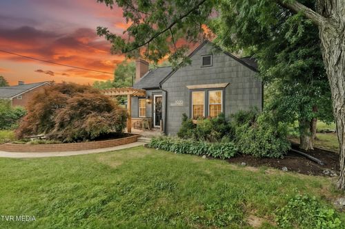 1028 Forest St, Greeneville, TN, 37743-4612 | Card Image