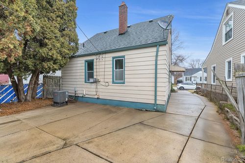 1133 Mill St, Lincoln Park, MI, 48146-2441 | Card Image