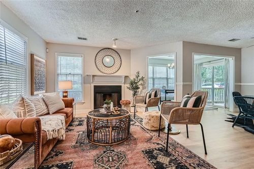 2801 Vineyard Way Se, Smyrna, GA, 30082-1814 | Card Image