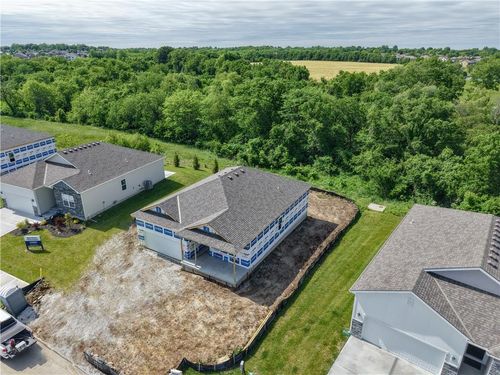 2112 Creek View Ln, Raymore, MO, 64083-7129 | Card Image