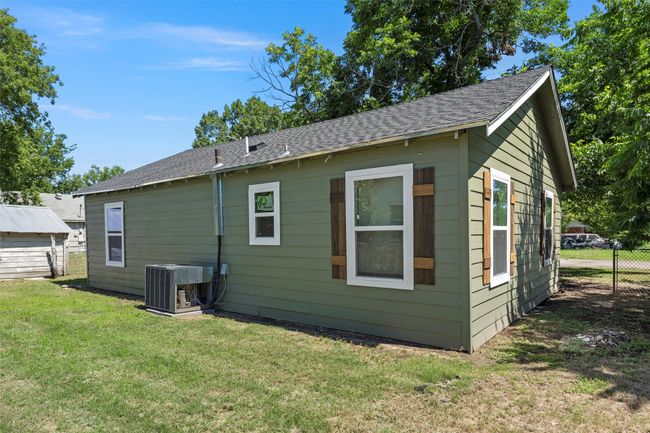 700 N Gresham St, House other with 3 bedrooms, 1 bathrooms and null parking in Marlin TX | Image 14