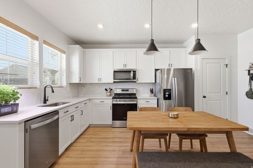 9387 N Vernham Ln, Eagle Mountain, UT, 84005-5190 | Card Image