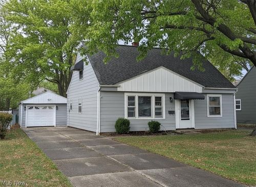27151 Farringdon Ave, Euclid, OH, 44132-2004 | Card Image