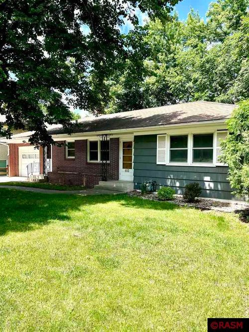 402 E Pleasant St, Mankato, MN, 56001-3830 | Card Image