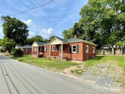 338 Magnolia Street Nw, Home with 4 bedrooms, 2 bathrooms and 2 parking in Concord NC | Image 3