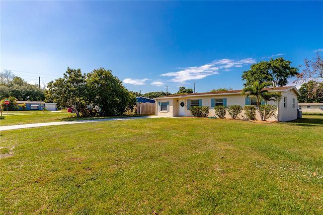 2554 3 Rd St Sw, House other with 3 bedrooms, 1 bathrooms and null parking in Vero Beach FL | Image 27