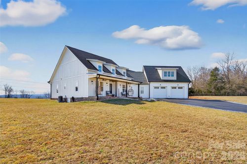 115 Pondview Dr, Nebo, NC, 28761-0395 | Card Image