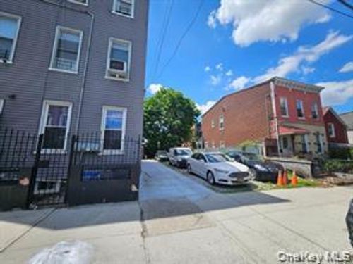 400 Linwood St, Brooklyn, NY, 11208-2118 | Card Image