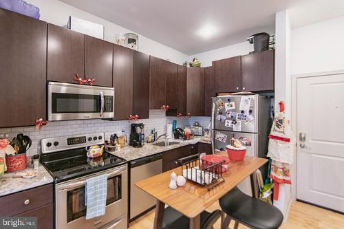 unit-403-427 Monroe Street, PHILADELPHIA, PA, 19146 | Card Image