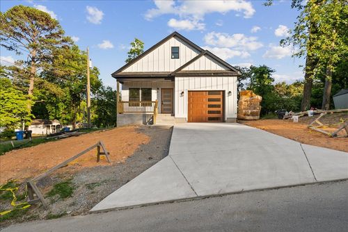 742 Sylvan Dr, Chattanooga, TN, 37411-2025 | Card Image