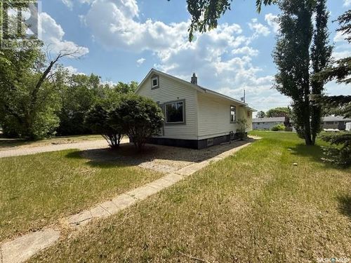 222 Maxwell St, Kamsack, SK, S0A1S0 | Card Image