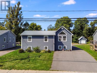 581 Brookside Dr, House other with 3 bedrooms, 2 bathrooms and null parking in Fredericton NB | Image 3