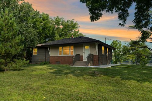 1435 Englert Rd, Eagan, MN, 55122-1326 | Card Image