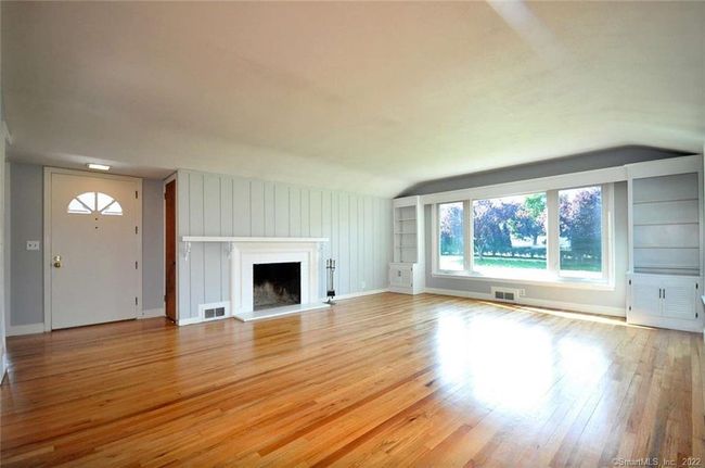 70 Strong Rd, House other with 3 bedrooms, 2 bathrooms and null parking in South Windsor CT | Image 9