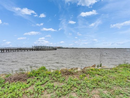 8415 Teichman Rd, Galveston, TX, 77554-9116 | Card Image