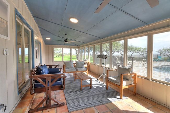 1010 First St Street, House other with 6 bedrooms, 4 bathrooms and 8 parking in Bayside TX | Image 10