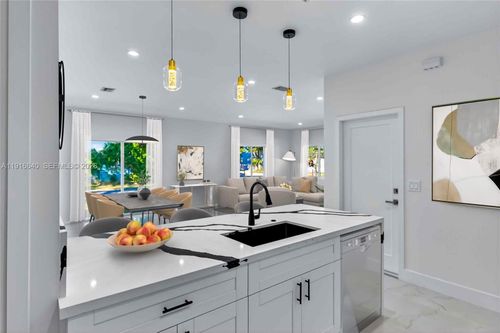 1346 Nw 44th St, Miami, FL, 33142-7925 | Card Image