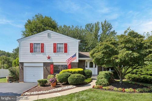 379 Glen Meadow Rd, Richboro, PA, 18954-1650 | Card Image