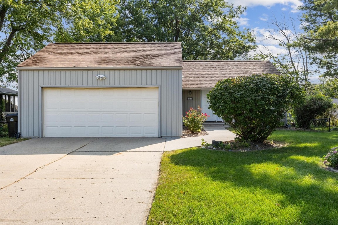 Highland Park Ave, Coralville, IA 52241