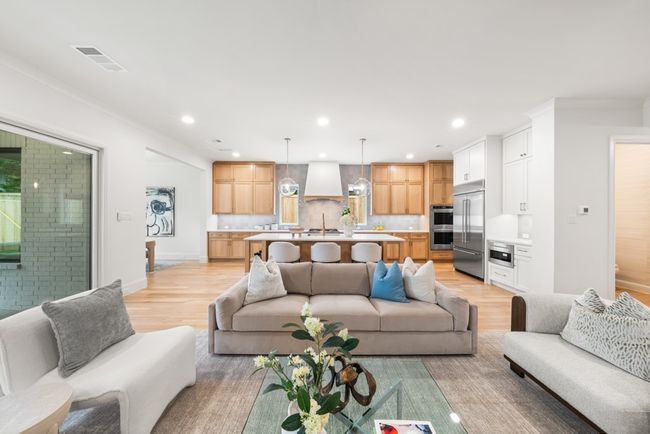 7330 Lehigh Dr, House other with 4 bedrooms, 5 bathrooms and null parking in Dallas TX | Image 8