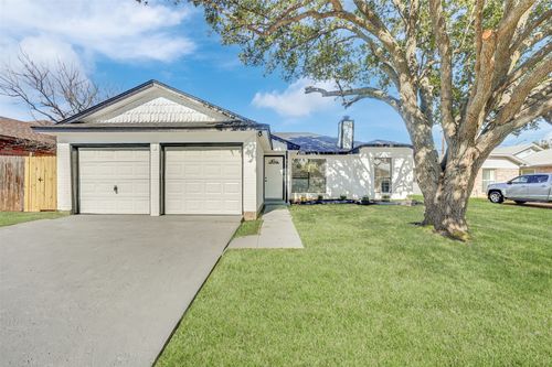 615 Red Coat Ln, Arlington, TX, 76002-2842 | Card Image