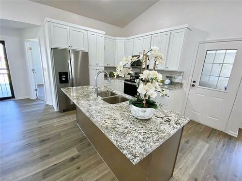 510 Chaucer Ln, Warrensburg, MO, 64093-3211 | Card Image