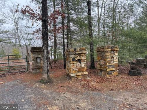 183 Wilson Rd, CAPON BRIDGE, WV, 26711-1803 | Card Image