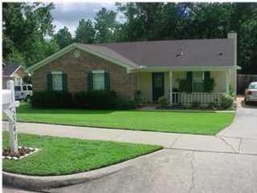 2247 Woodlea Dr E, Mobile, AL, 36695-3026 | Card Image