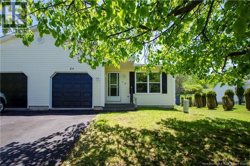 24 Thistle St, Saint John, NB, E2M5T1 | Card Image