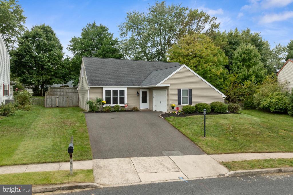 Sawyer Dr, Harleysville, PA 19438