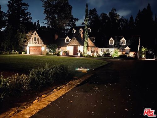 530 Hawthorn Rd, Sacramento, CA, 95864-4904 | Card Image