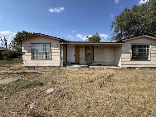 1511 Gray St, Plainview, TX, 79072-5719 | Card Image