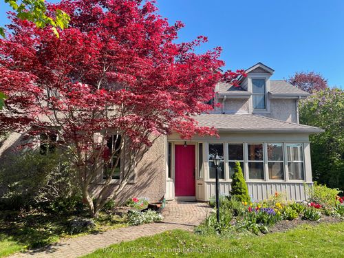 261 Cobourg St, Goderich, ON, N7A2J2 | Card Image