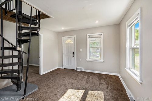 8427 Timken Ave, Warren, MI, 48089-1724 | Card Image