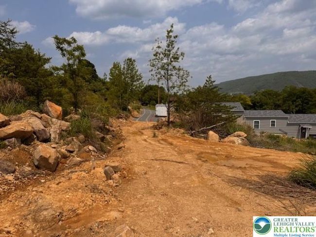 View of rear shared driveway | Image 32