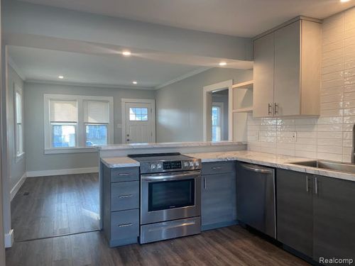 3738 Edgar Ave, Royal Oak, MI, 48073-2273 | Card Image