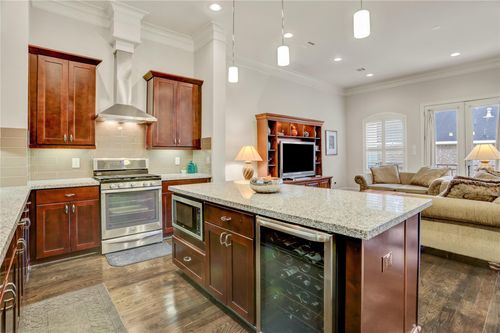 d-5637 Kiam St, Houston, TX, 77007-1564 | Card Image