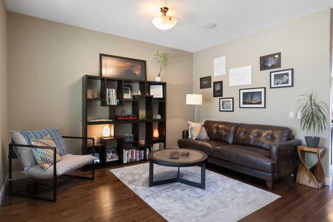 3531 3 Ave Sw, Home with 3 bedrooms, 3 bathrooms and 2 parking in Calgary AB | Image 4