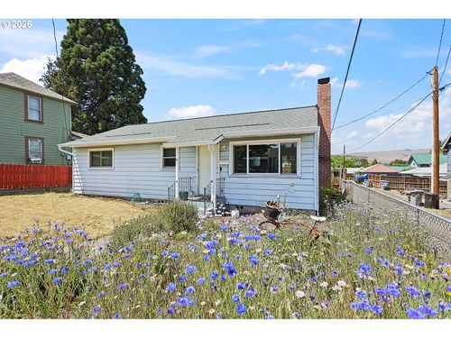 1111 Mount Hood St, TheDalles, OR, 97058 | Card Image