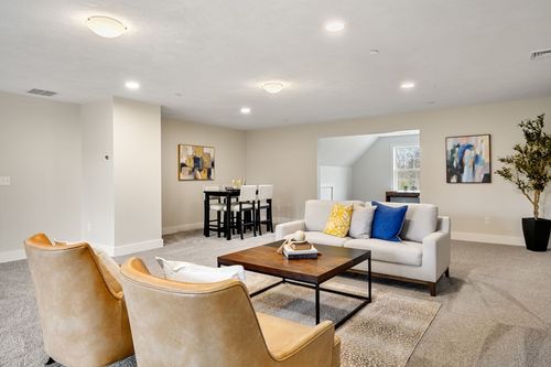 18-23 Brighton Dr, Hampstead, NH, 03841-5318 | Card Image